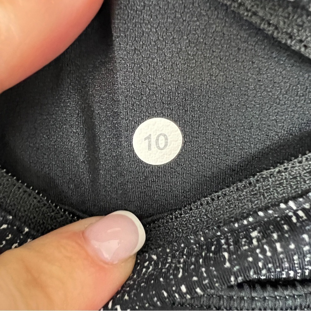 Lululemon Pace Setter Skirt Black Burlap Texture - Picture 4 of 4
